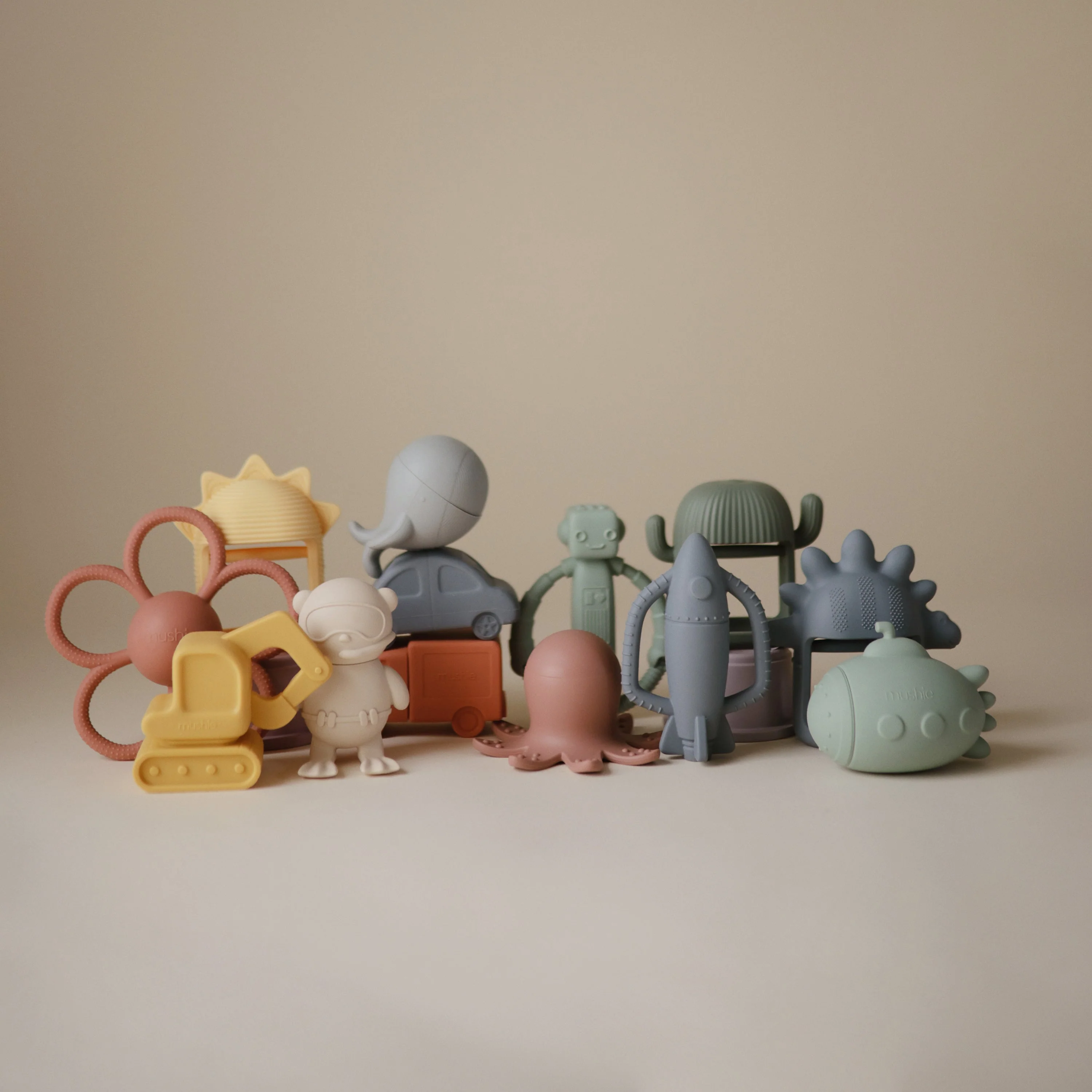 Daisy Rattle Teether - Image 14