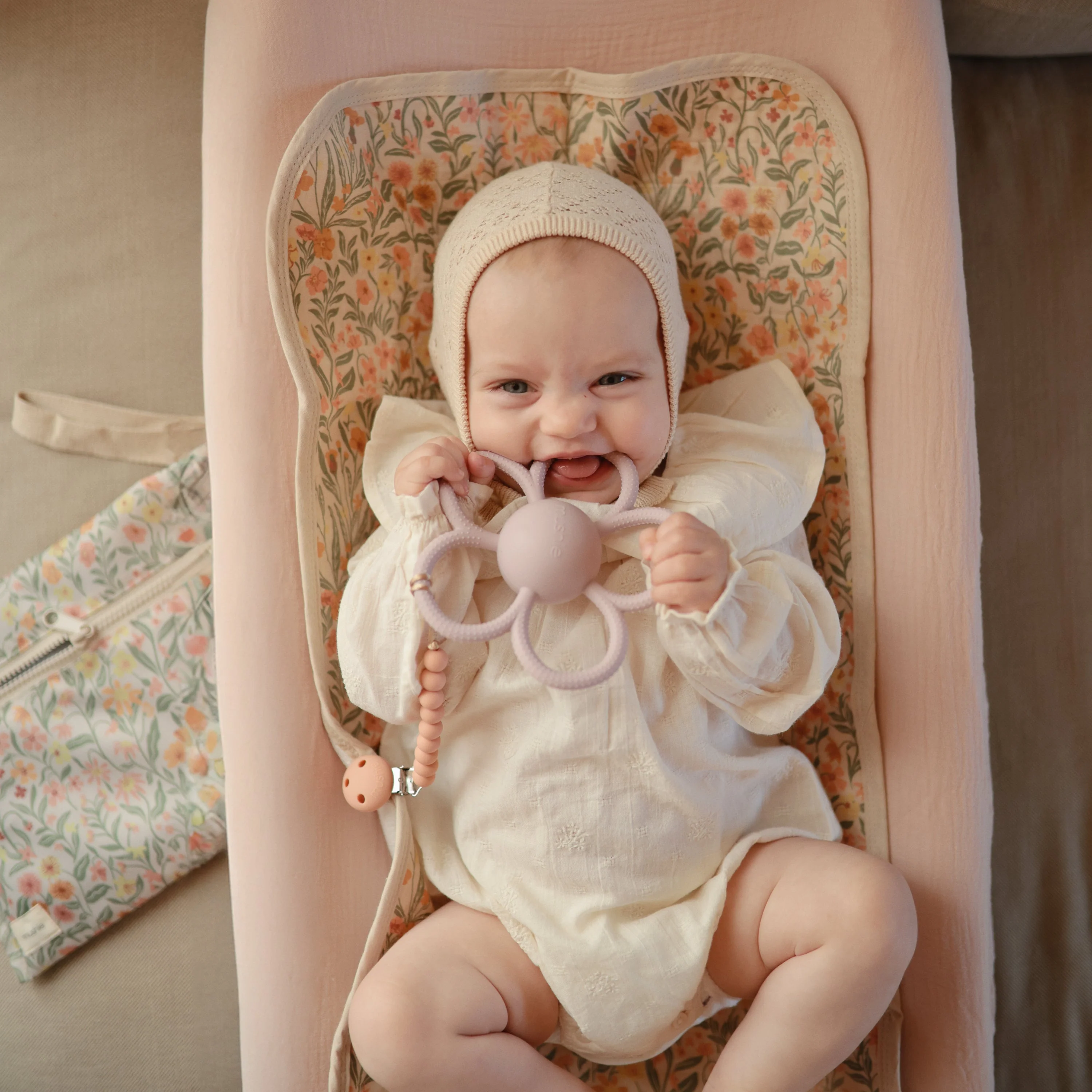 Daisy Rattle Teether - Image 8