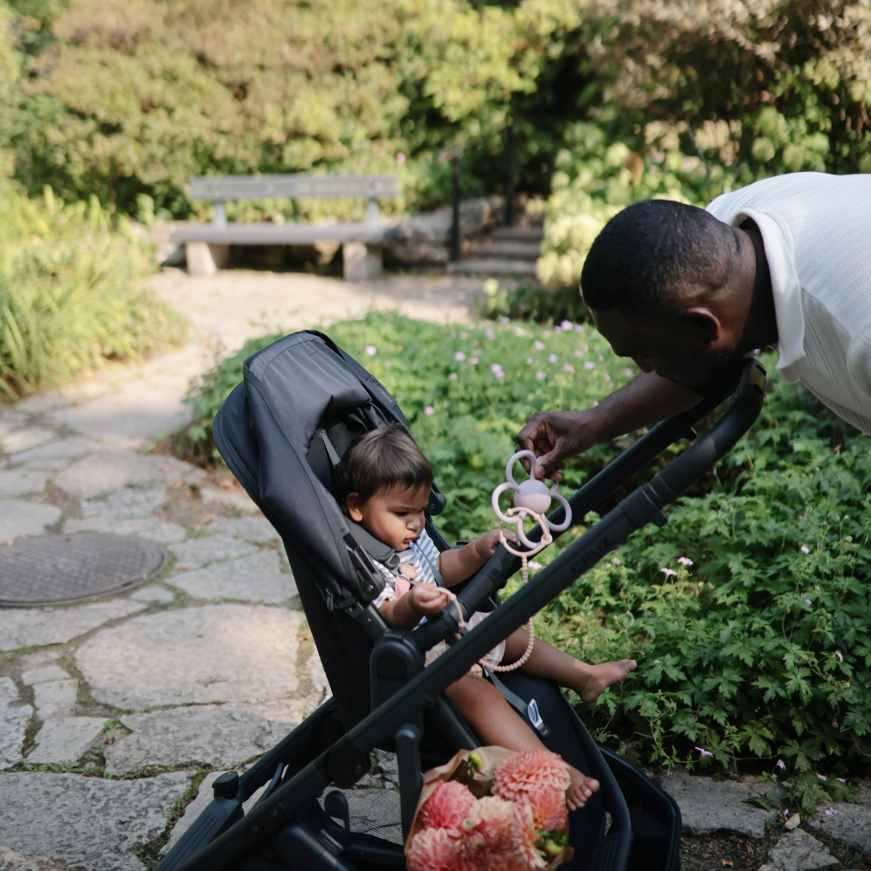Daisy Rattle Teether - Image 9